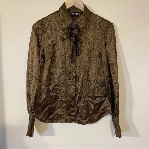 NY & Co | Silk Button down - Picture 7 of 7